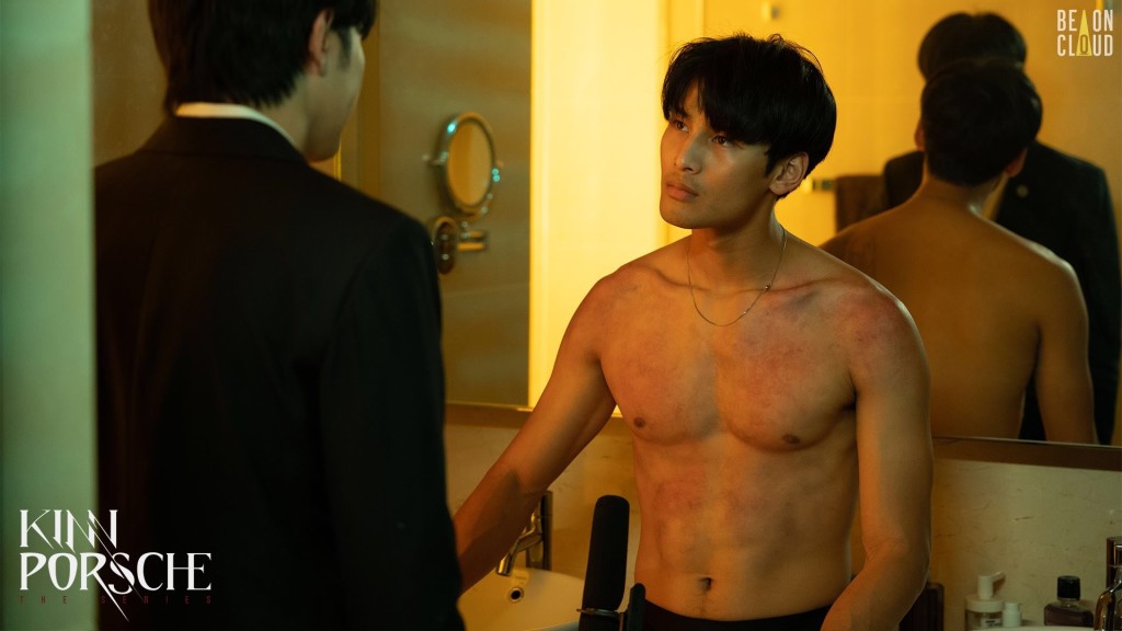 在劇中兩人都狂晒肌肉，喜歡三次元的「腐女」當然唔會放過。